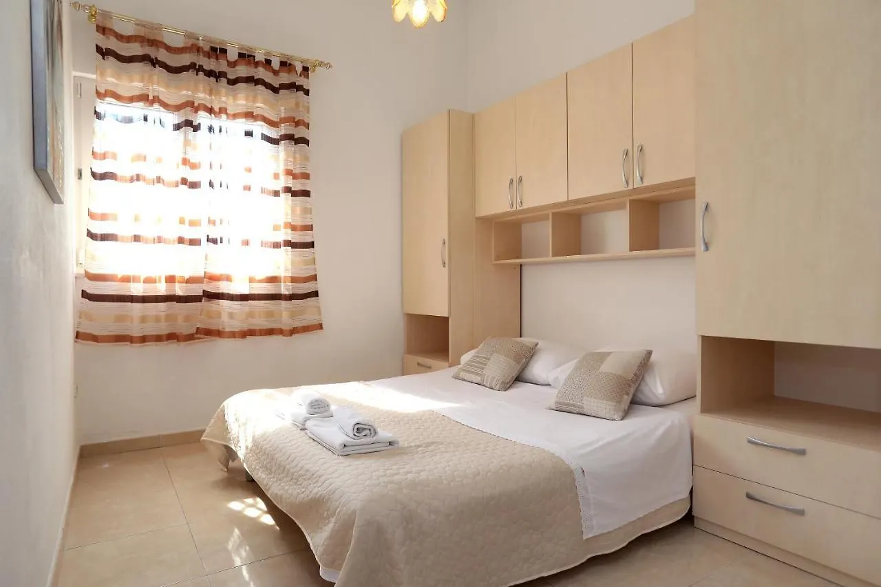 Vila Kuzmanic Trogir Apartment